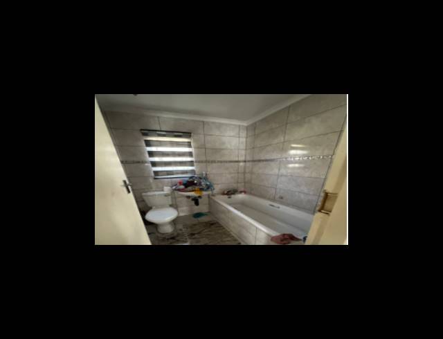 2 BEDROOM FREEHOLD FOR SALE IN WINDMILL PARK